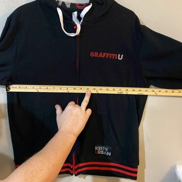 Keith Urban GraffitiU 2018 tour zip up hoodie men’s size large - Picture 7 of 8